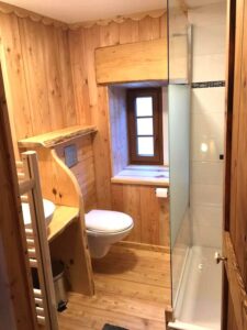 conciergerie-ldcm-beau-chalet-serre-chevalier-16-salle-bains