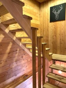 conciergerie-ldcm-beau-chalet-serre-chevalier-17-escalier