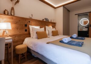 CHALET LE REFUGE _ Alpesphotographies.com_Chambre Combeynot-101